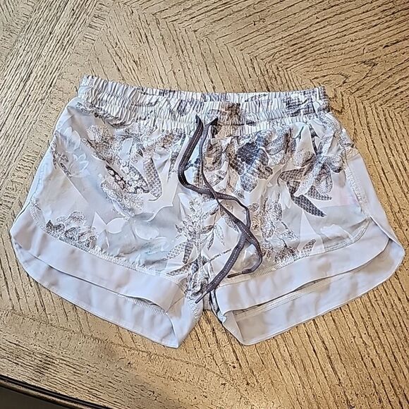 Womens atheltic shorts with spandex layer size S new condition - Picture 1 of 10